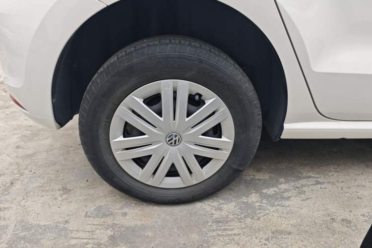 Used Volkswagen Polo 2016 1.4L Manual Fashion Model
