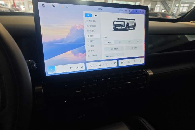 Used iCAR 03T 2024 501km Four-wheel Drive Long-range Enjoyment Version
