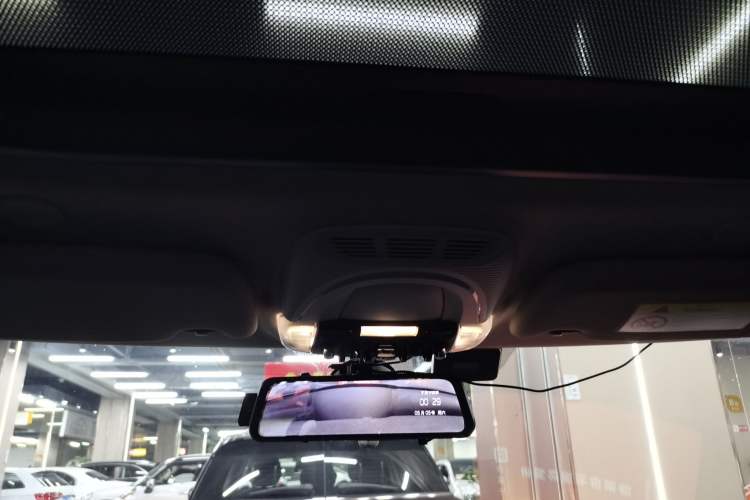 Used  MINI 2016 1.2T ONE Pioneer Edition Five-Door Version
