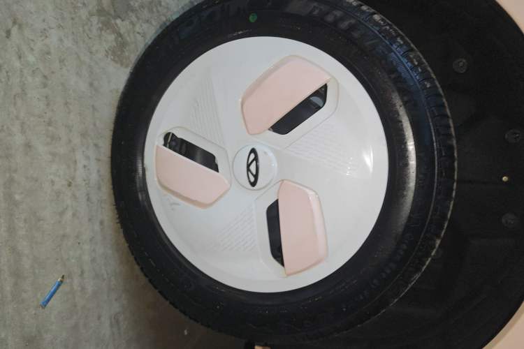 Used Chery QQ Ice Cream 2023 120km Ice Cream-Type Lithium Iron Phosphate
