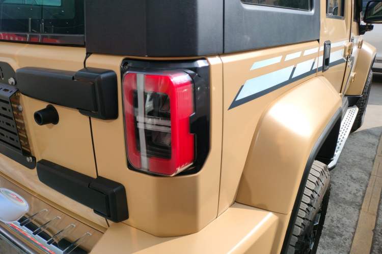 Used  BJ40 2019 2.3T Automatic Four-Wheel Drive Ring the Tower Champion Edition China VI
