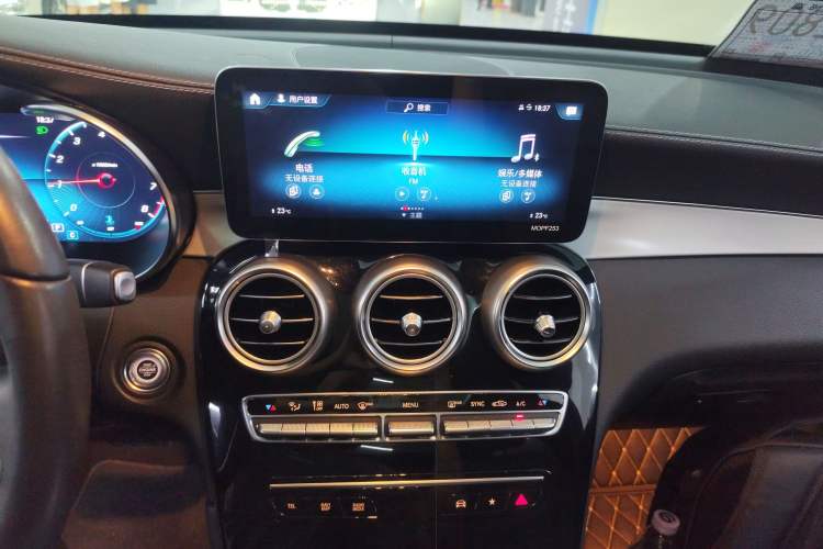 Used Mercedes-Benz GLC 2020 Facelifted GLC 260 L 4MATIC Dynamic Edition
