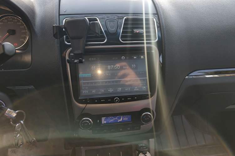 Used Geely Auto Classic Emgrand 2013 Hatchback 1.5L Manual Elite Model