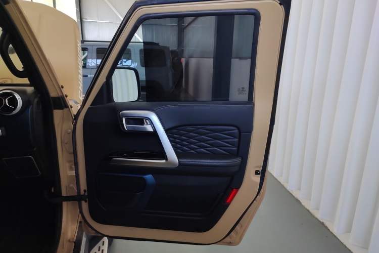 Used Beijing Auto BJ40 2019 2.3T Automatic Four-Wheel Drive Ring the Tower Champion Edition China VI
