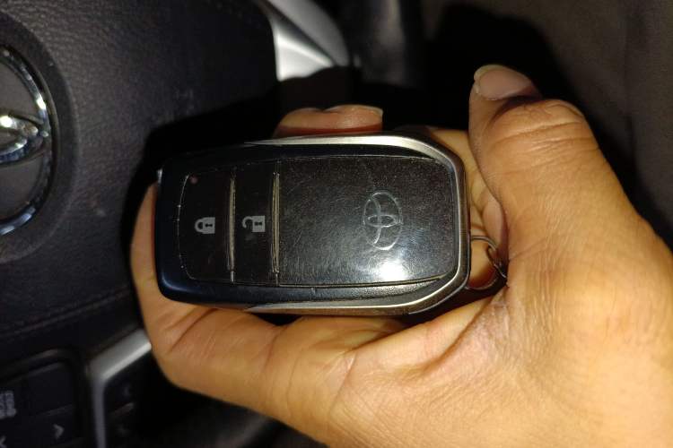 Used Toyota Highlander 2018 2.0T Four-Wheel Drive Luxury Version 7 Seats China VI Standard