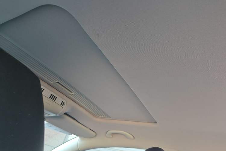 Used Volkswagen Magotan 2013 1.8TSI Comfort Model
