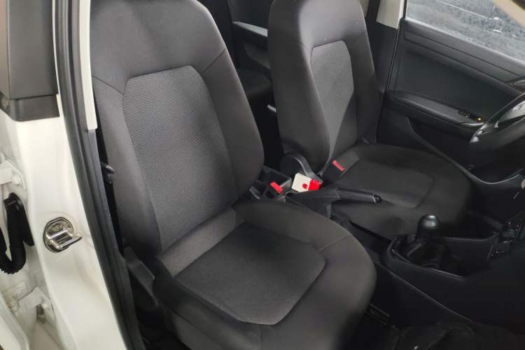 Used Volkswagen Jetta 2017 1.5L Manual Fashion Edition
