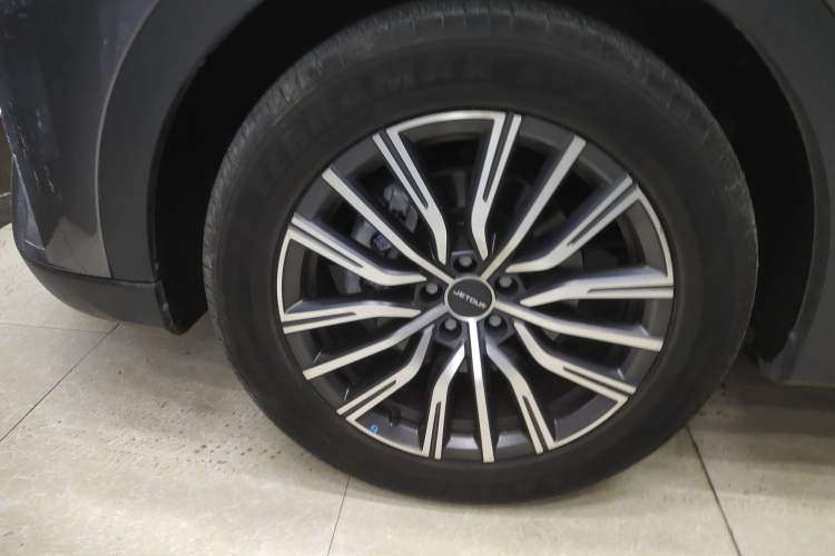 Used JETOUR X70 PLUS 2023 1.5T DCT Brave PLUS 5-Seater
