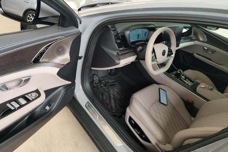 Used BYD Han 2025 EV with 701 km of Laser Radar-Enabled Intelligent Driving
