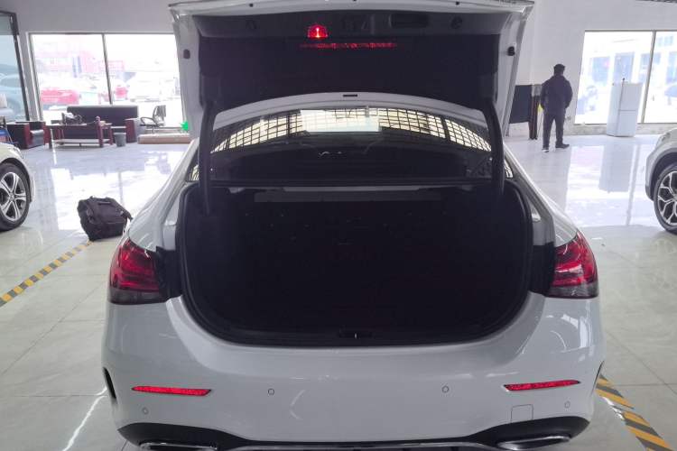 Used Mercedes-Benz A-Class 2020 Facelift A 180 L Sport Sedan Special Configuration
