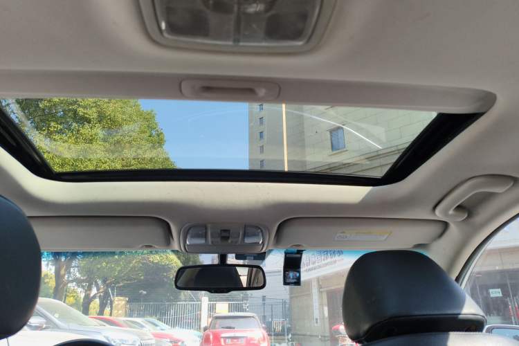 Used Kia K5 2017 2.0L Automatic 15th Anniversary Special Edition LUX
