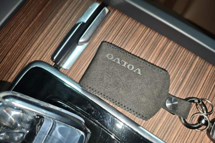 Used Volvo XC60 2022 B5 4x4 Smart Luxury Edition