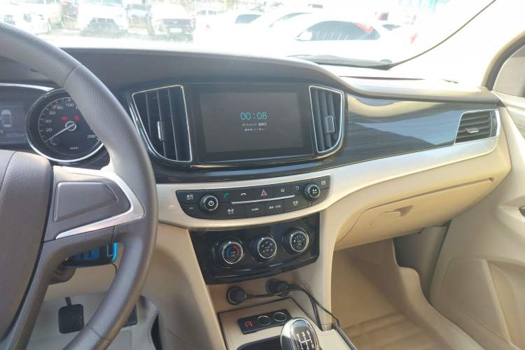 Used Baojun 730 2016 1.5L Manual Comfort Version 7 Seats China V Emission Standard