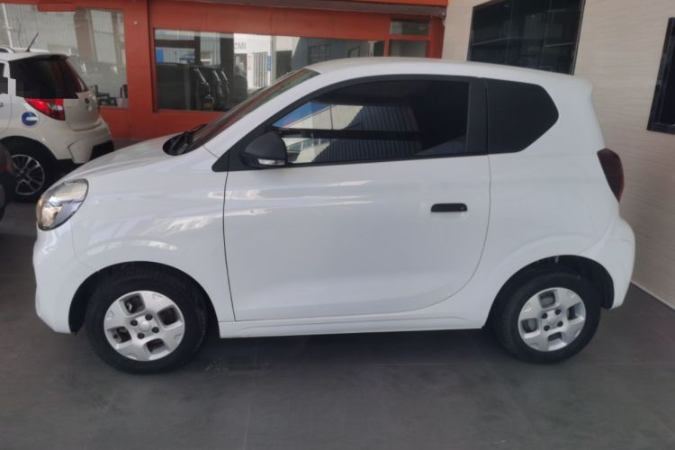 Used Roewe Clever 2021 302 km New Four-Seater Super-Efficient Version

