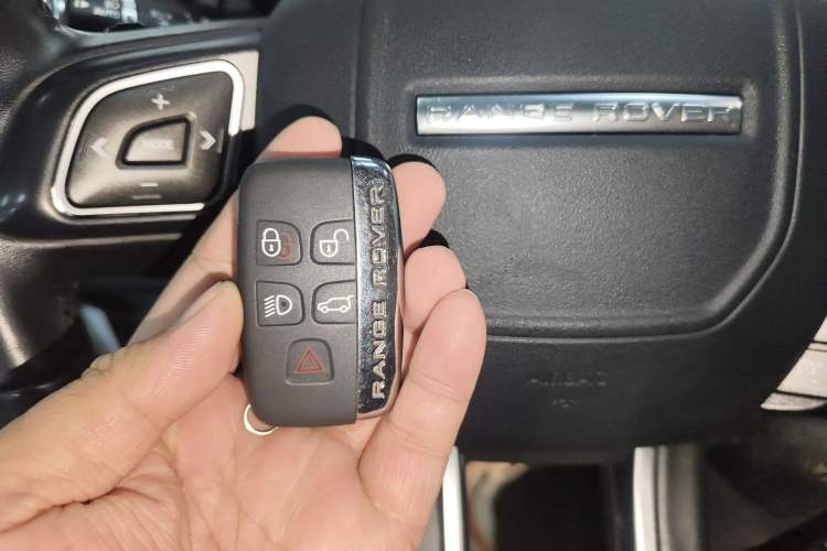 Used Land Rover Range Rover Evoque 2018 240 PS SE Smart Brilliance Edition
