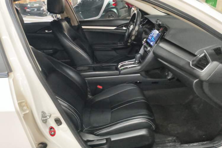 Used Honda Civic 2016 180TURBO CVT Comfort Version
