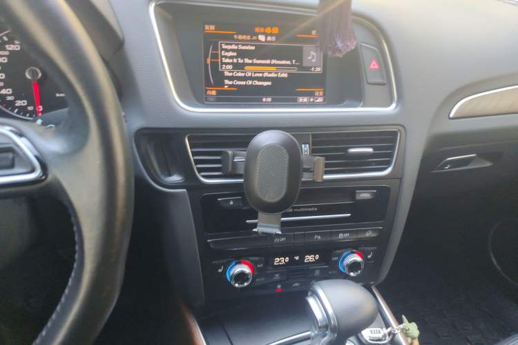 Used Audi Q5 2015 40 TFSI Comfort Model
