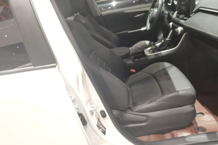 Used Toyota Wildlander 2022 2.0L CVT 4x4 Luxury PLUS Edition