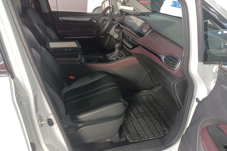 Used GAC Trumpchi M6 2021 PRO 270T DCT Luxury Edition
