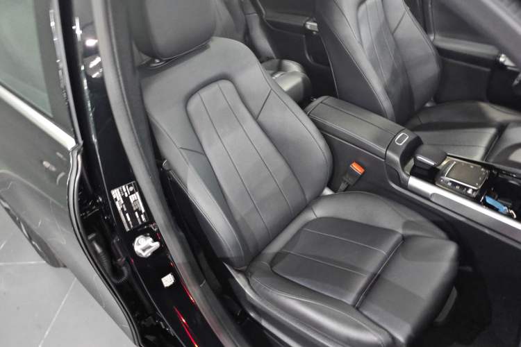 Used Mercedes-Benz GLB 2023 GLB 220 Fashion Model