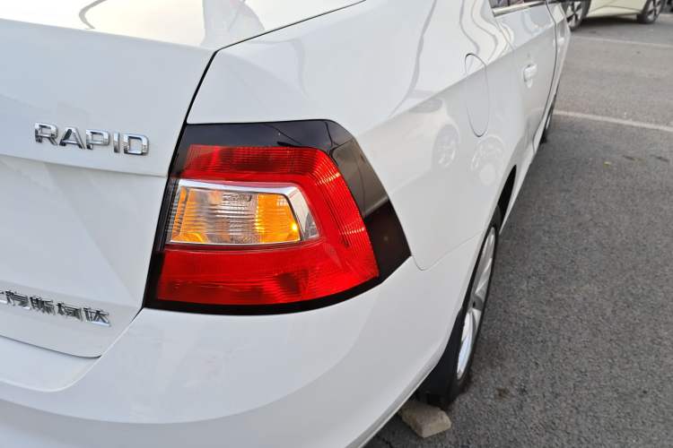 Used Skoda Rapid 2018 1.6L Manual Comfort Edition
