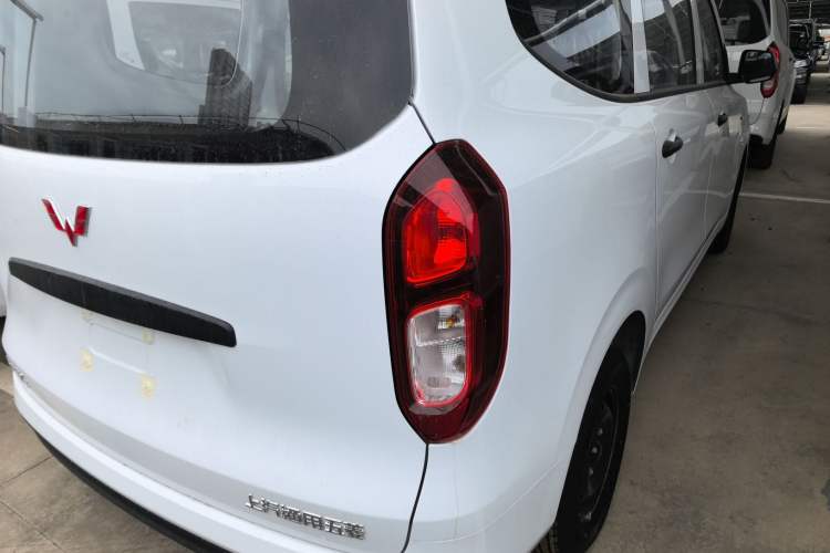 Used Wuling Hongguang New Energy 2024 All-Electric Model 300KM Practical Version