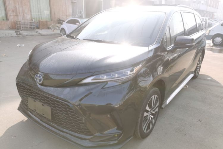 Used Toyota Granvia 2023 2.5L Hybrid Comfort Edition
