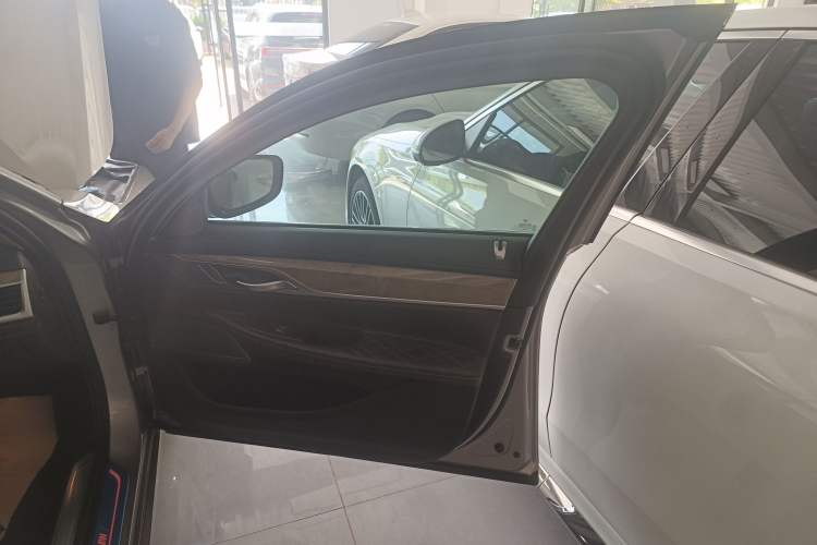 Used BMW 7 Series 2021 740Li Leading Edition Luxury Package
