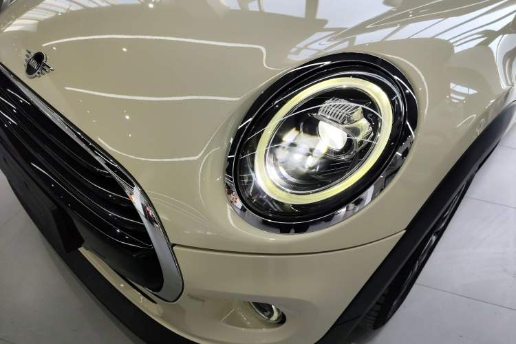 Used  MINI 2019 1.5T COOPER Classic Edition
