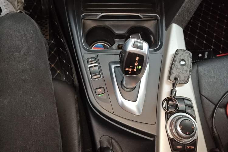 Used BMW 3 Series 2016 320i Fashion Model