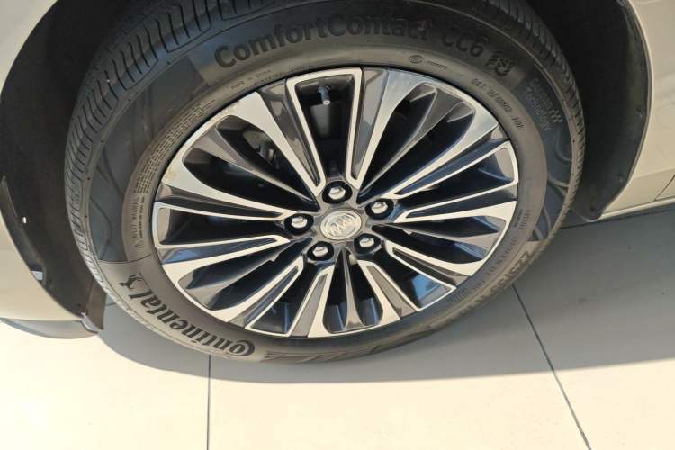 Used Buick GL8 2020 ES Land Cruiser 653T Luxury Model
