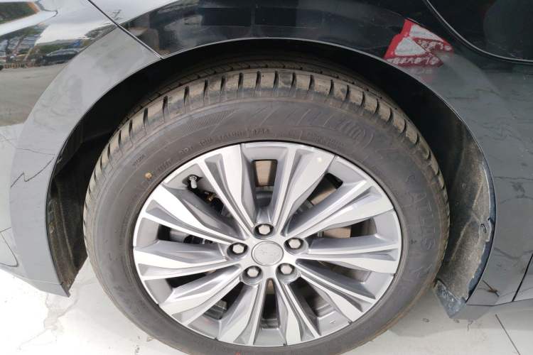 Used Hongqi E-QM5 2024 450km Range Commuter Version
