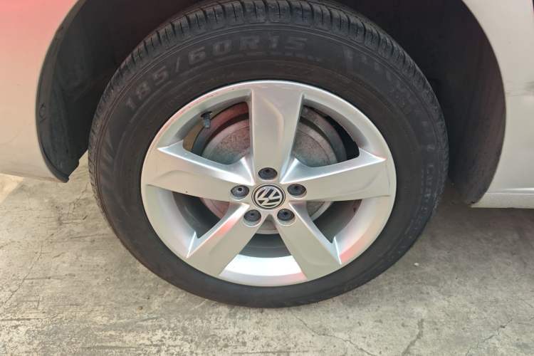 Used Volkswagen Santana 2015 1.6L Manual Comfort Edition