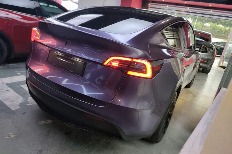Used Tesla Model Y 2022 Long-Range All-Wheel-Drive Version
