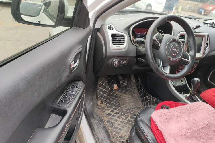 Used  Compass 2017 200T Automatic Family Edition