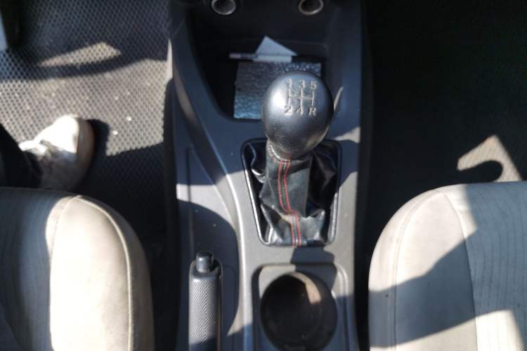 Used Wuling Rongguang V 2015 1.2L Standard Version
