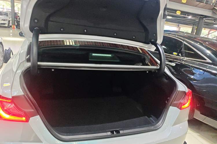 Used Toyota Camry 2024 Dual-Motor 2.0HS Sport Edition
