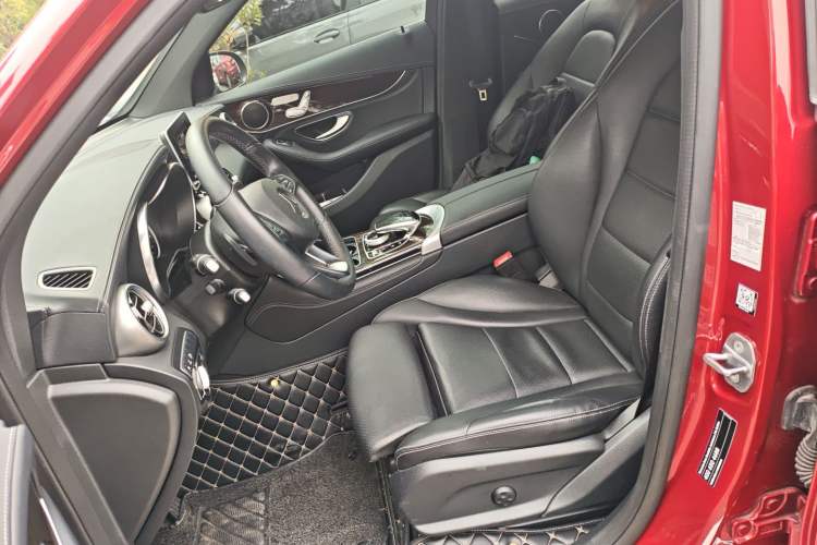 Used Mercedes-Benz GLC 2019 Facelift GLC 260 L 4MATIC Luxury Model
