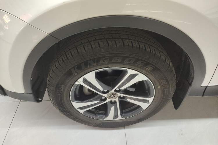 Used Toyota RAV4 2015 2.0L CVT Two-Wheel Drive Fashion Edition
