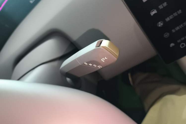 Used  12 2024 700 Three-Laser Rear-Wheel Drive Luxury Edition
