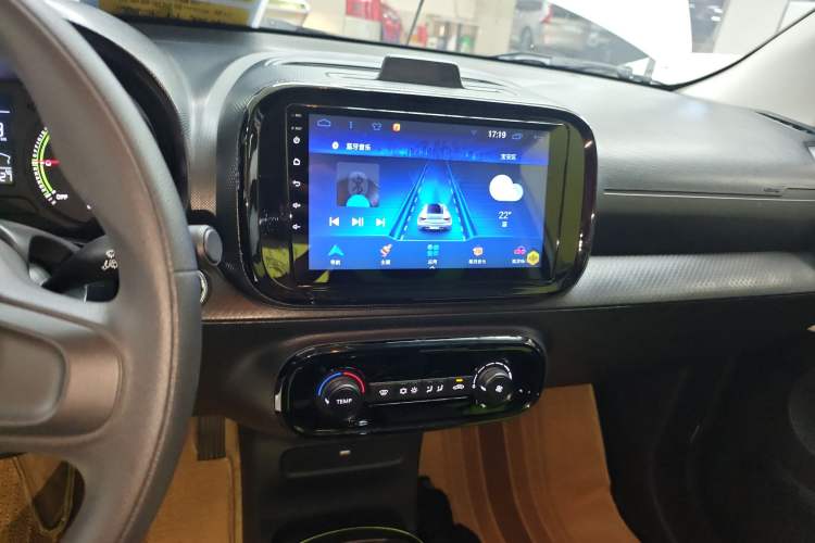 Used Roewe Clever 2021 302 km New Four-Seater Super-Efficient Version
