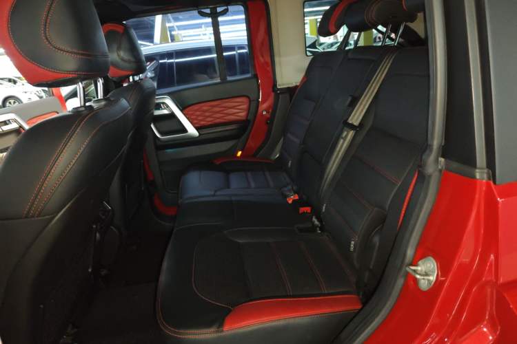 Used Beijing Auto BJ40 2023 2.0T Automatic Four-Wheel Drive Urban Hunter Edition Chivalrous Type
