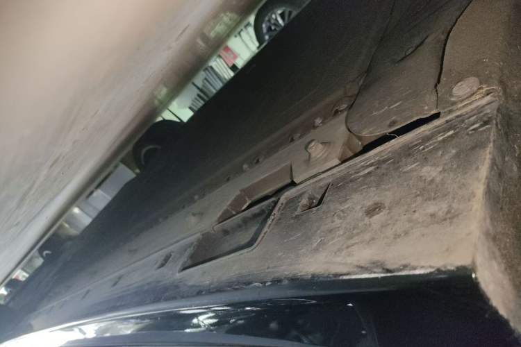 Used VOYAH Dream 2025 EV Four-Wheel Drive Flagship Kunpeng Edition
