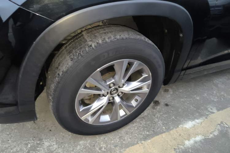 Used Toyota Highlander 2018 2.0T Two-Wheel Drive Elite Version 5 Seats China VI Standard