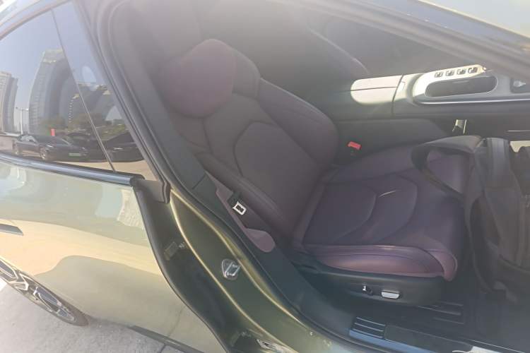 Used  SU7 2024 Rear-Drive Ultra-Long Range Advanced Pro-Level Intelligent Driving Version
