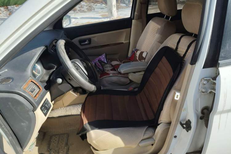 Used Dongfeng Fengon Fengon 2013 1.5L Manual Comfort Version DK15
