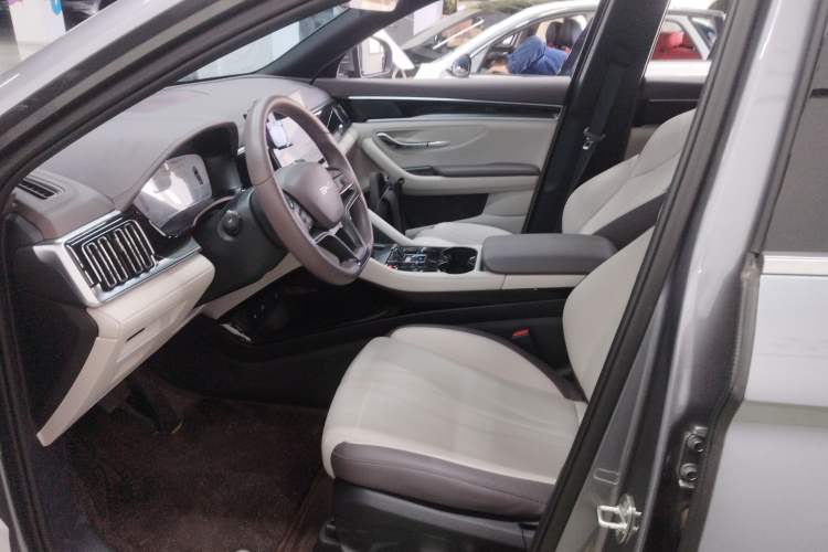 Used BYD Song PLUS New Energy 2025 EV 520km Luxury Version
