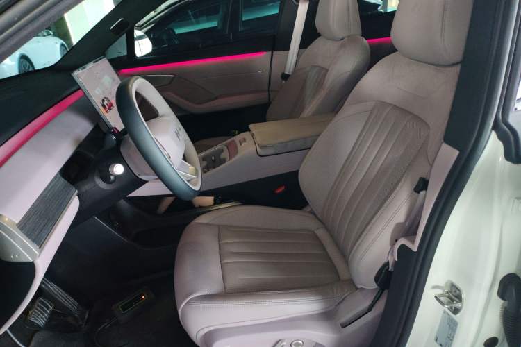 Used ONVO L60 2024 60 kWh Rear-Drive Version