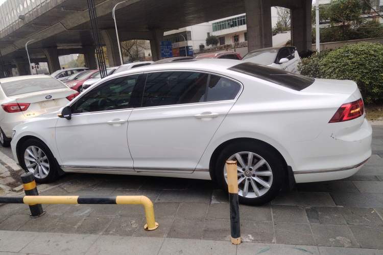 Used Volkswagen Magotan 2018 330TSI DSG Advanced Model
