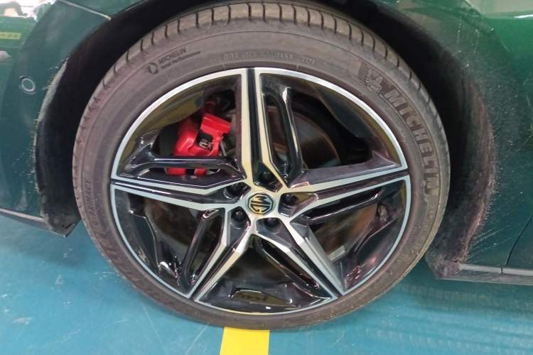 Used MG 7 2023 2.0T Automatic Trophy+ Ignition Glory Edition
